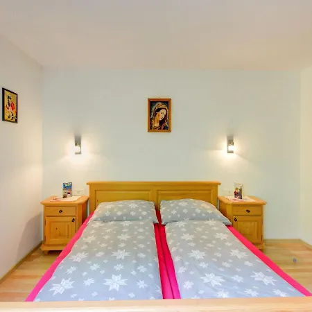 Apartment Scenic In Tirol With Garden